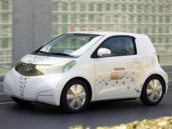 Toyota prepara una city car elettrica