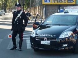 Ruba la firma a un disabile per ottenere un finanziamento