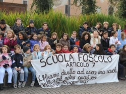 Marcia dei bimbi a Varese Sfila la protesta delle scuole