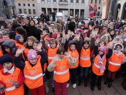 Tremila stelle di Natale per l’albero dei bambini