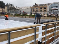 Piazza Repubblica cambia faccia Da sabato la pista del ghiaccio