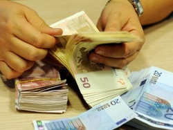 La crisi alleggerisce anche le tredicesime