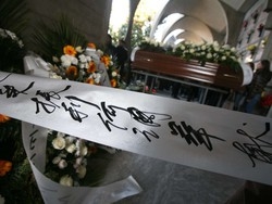 Commosso addio alle vittime del crollo di Borsano