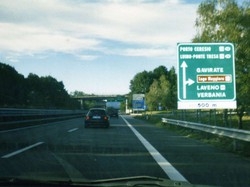 Cartelli sbagliati in A8 Tangenzialina vuota