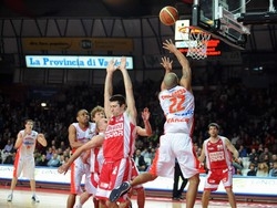 Super Childress trascina la Cimberio