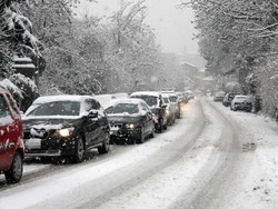 Mezza giornata di neve Varese si blocca