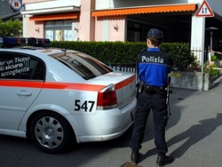 Sparatore solitario trovato morto
Era barricato in casa da sabato
