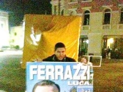 Busto, tentano di bruciare il gazebo elettorale&nbsp;di Ferrazzi