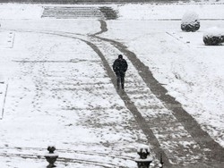 Nevica da oltre 24 ore
Ma sul Varesotto non attacca