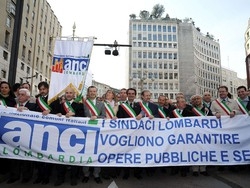 Fontana guida la rivolta dei sindaci lombardi