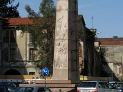 Piazza Plebiscito si candida “A noi il monumento ai Caduti”