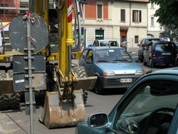 A Busto il caos scoppia anche prima dei lavori