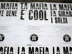 Manifesti choc anti-mafia in vista del G6