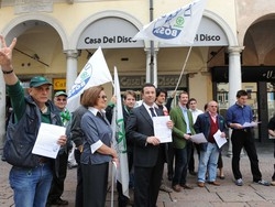 Lega varesina in piazza “Gli incivili non ci spaventano”