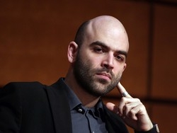 Saviano sfida Berlusconi “Smuovere le coscienze fa paura”