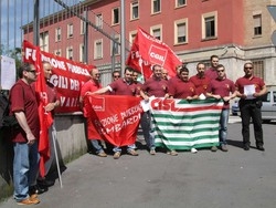 Varese, vigili del fuoco Protesta in prefettura