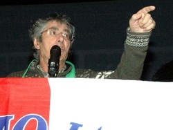 Bossi attacca da Pontida “Squallidi personaggi&nbsp;tra noi”