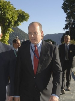 L’ultimo scapolo d’oro alla fine cede alle nozze