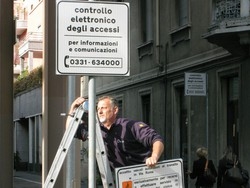 Busto, sulla telecamera frena anche la maggioranza