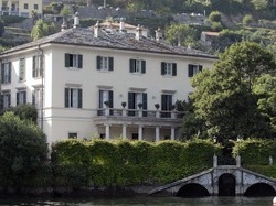 “Oggi” rivela: la villa di Clooney venduta a una famiglia brianzola