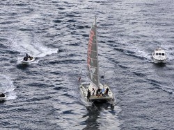 Catamarano di plastica ce la fa: 15 mila km senza inquinare
