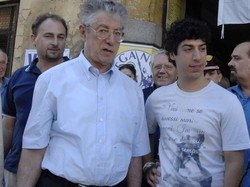 Varese, Bossi jr cambia look E scopre i muscoli e…Gandhi