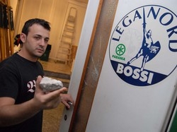 Busto, nuovo attacco contro la sede della Lega