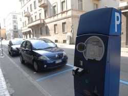 Busto, rivolta per il caro-parcheggi “Mezzo stipendio per un posto”