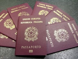 Allarme passaporti “facili” dai Paesi della nuova Ue