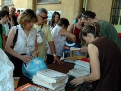 Il “fai da te” contro il caro-libri: ecco la ricetta per risparmiare
