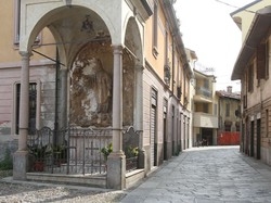 Busto, se ti chiami Carlo dai una mano al tuo santo