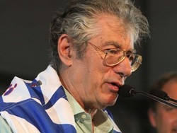 Busto, Bossi graffia con la maglia tigrotta