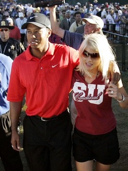 L’ex moglie di Tiger Woods: “Clinica per i bimbi dei divorziati”