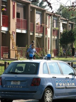 Busto, paura a Beata Giuliana Lancia un petardo e ferisce la vicina