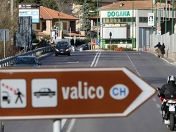 Comparis nel mirino della Lega “Agevola l’ingresso degli stranieri”