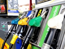 Benzina e franco alle stelle A Varese un pieno da incubo