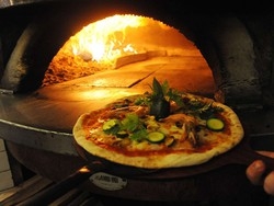 Dal lago alla maxi pizza Il gambero &egrave; sempre star