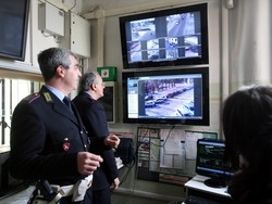 Busto, rifiuti abusivi Traditi dal parafango