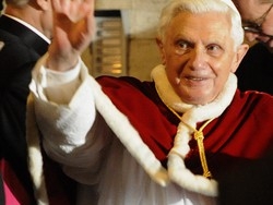 Tettamanzi&nbsp;aspetta il Papa Ecco la lettera di Benedetto XVI