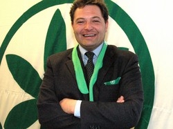 “Imbecilli e razzisti” Rizzi affonda i ratti