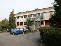 Varese, picchiato fuori da scuola Tredicenne finisce in ospedale