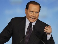 Il Pdl in festa a Busto Alle 20 Berlusconi al telefono