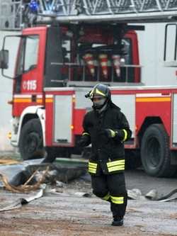Varese, abitazione a fuoco Donna intossicata, &egrave; grave