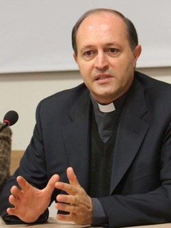 Busto, la lezione di don Mauro “Accogliete gli stranieri”