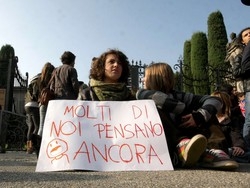Varese, studenti in piazza contro la riforma Gelmini