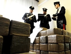 Rete di trafficanti di hashish Trentadue persone arrestate