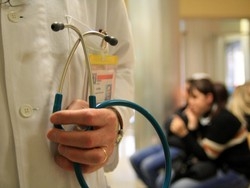 Tosse, febbre e mal di gola Ma non &egrave; ancora influenza
