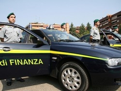 Blitz della Finanza a Varese Sequestrato un chilo di hashish