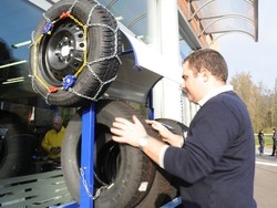 Gomme da neve, che confusione Comune che vai, multa che trovi