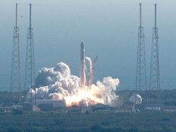 La prima navicella &laquo;privata&raquo; lanciata in orbita negli Usa